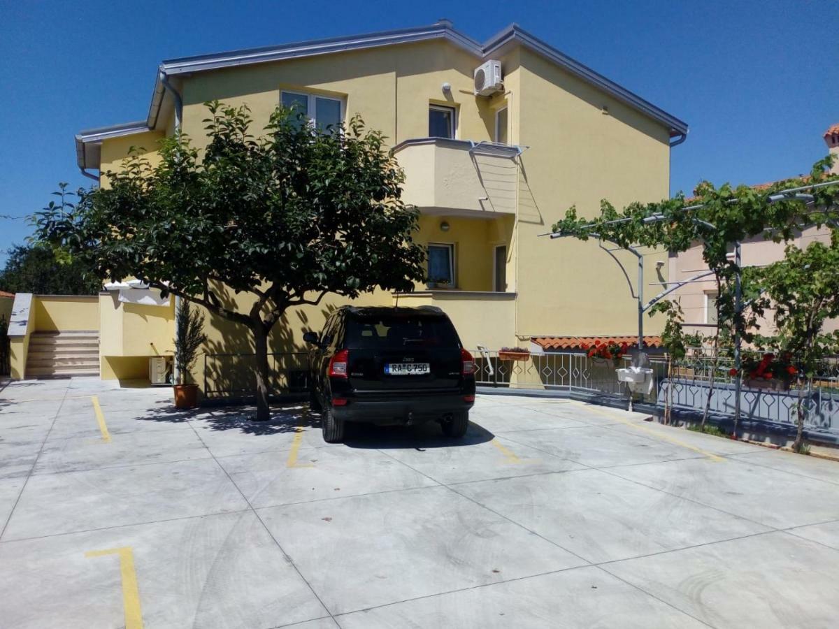 Apartments Monte Magno Pula Exterior photo